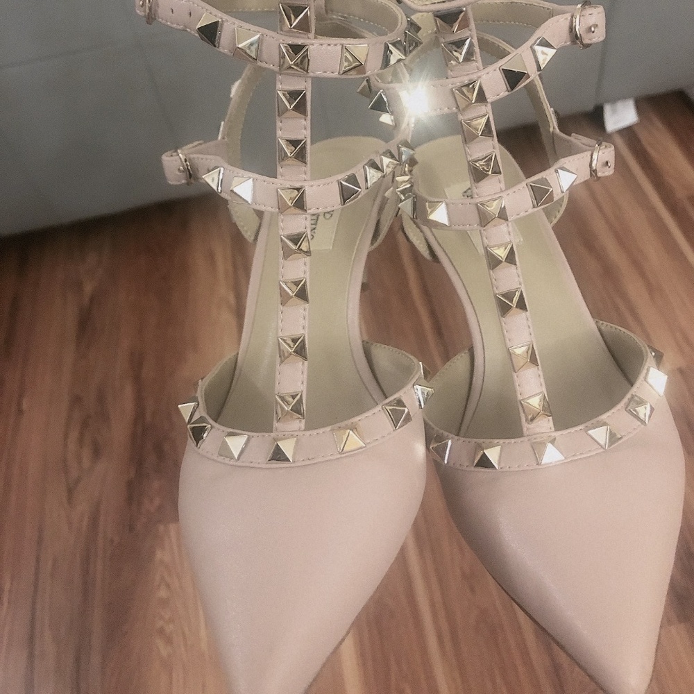 Valentino Garavani Rockstud leather pumps shoes